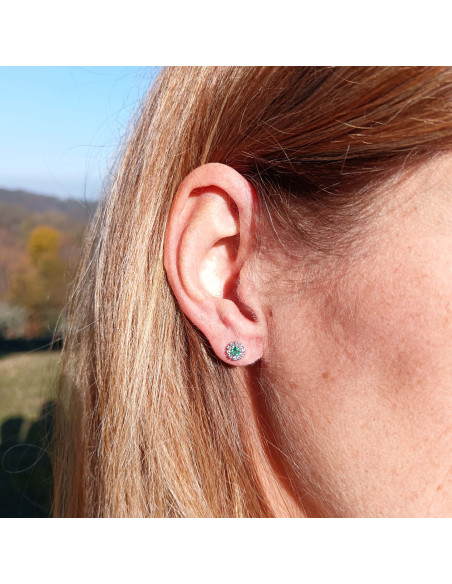 Damiani MARGHERITA Gold Earrings , Diamonds and emerald 0.16 ct