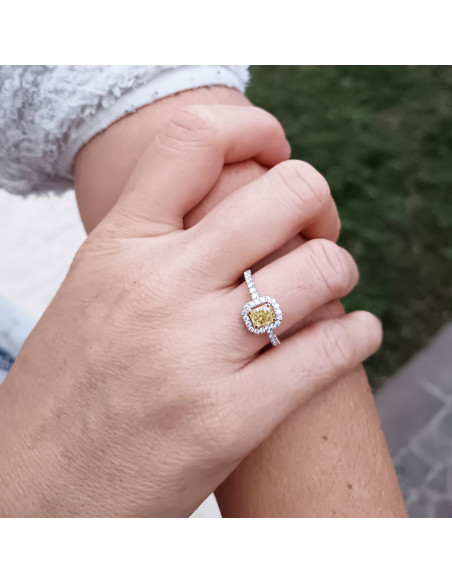 Crivelli Коллекция Diamonds КОЛЬЦО ИЗ БЕЛОГО ЗОЛОТА 0.81 карата фантазийный бриллиант желтого цвета и 0.43 карата бриллиантов