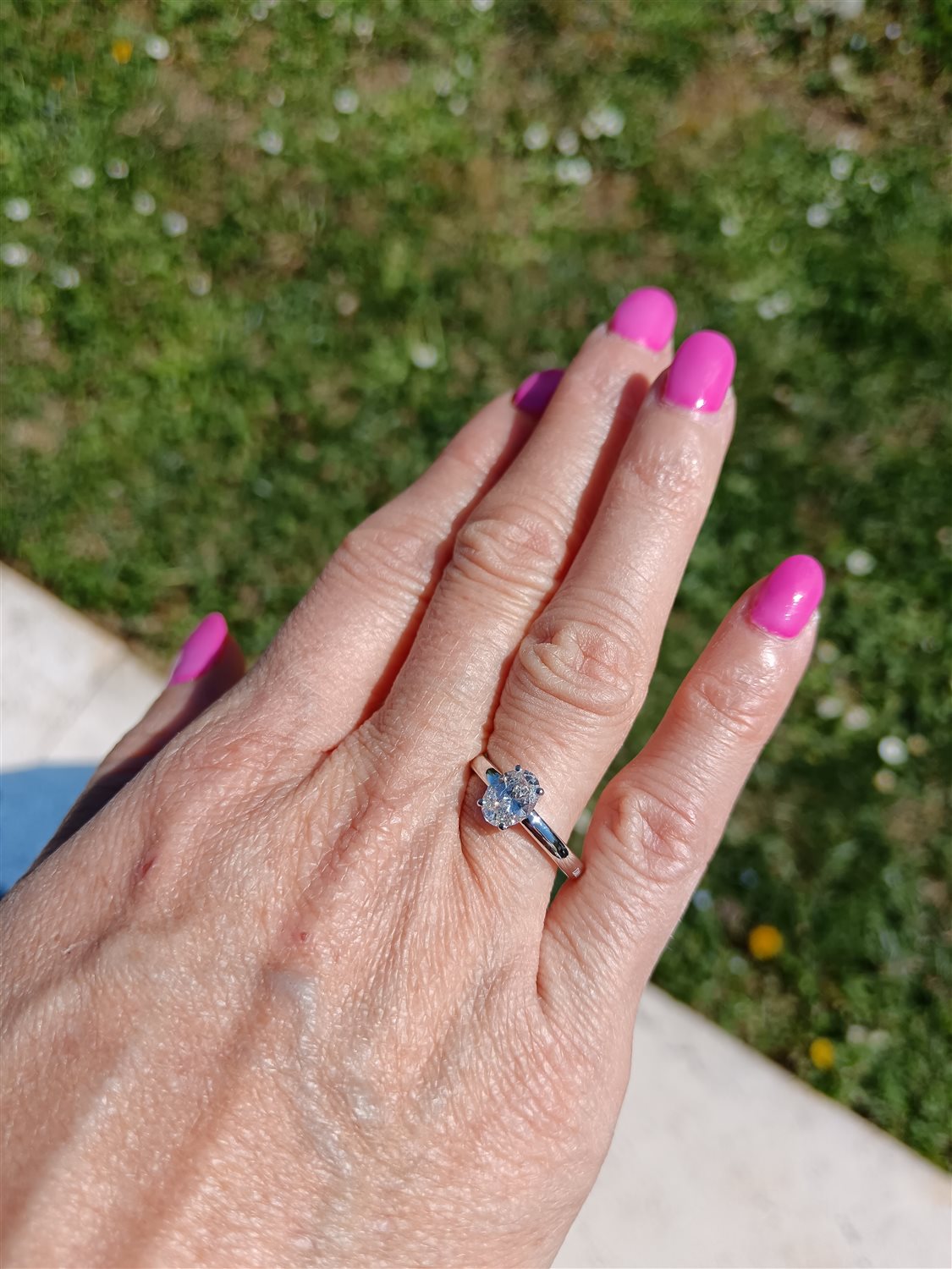 Damiani Veramore anello solitario taglio ovale 1,00 colore F purezza VS2 - 81114005 - immagine 3